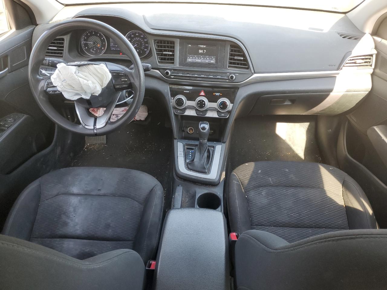 2019 Hyundai Elantra - Image 8