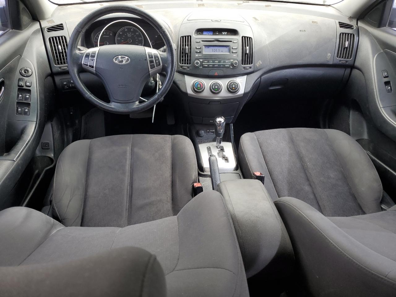 2010 Hyundai Elantra - Image 8