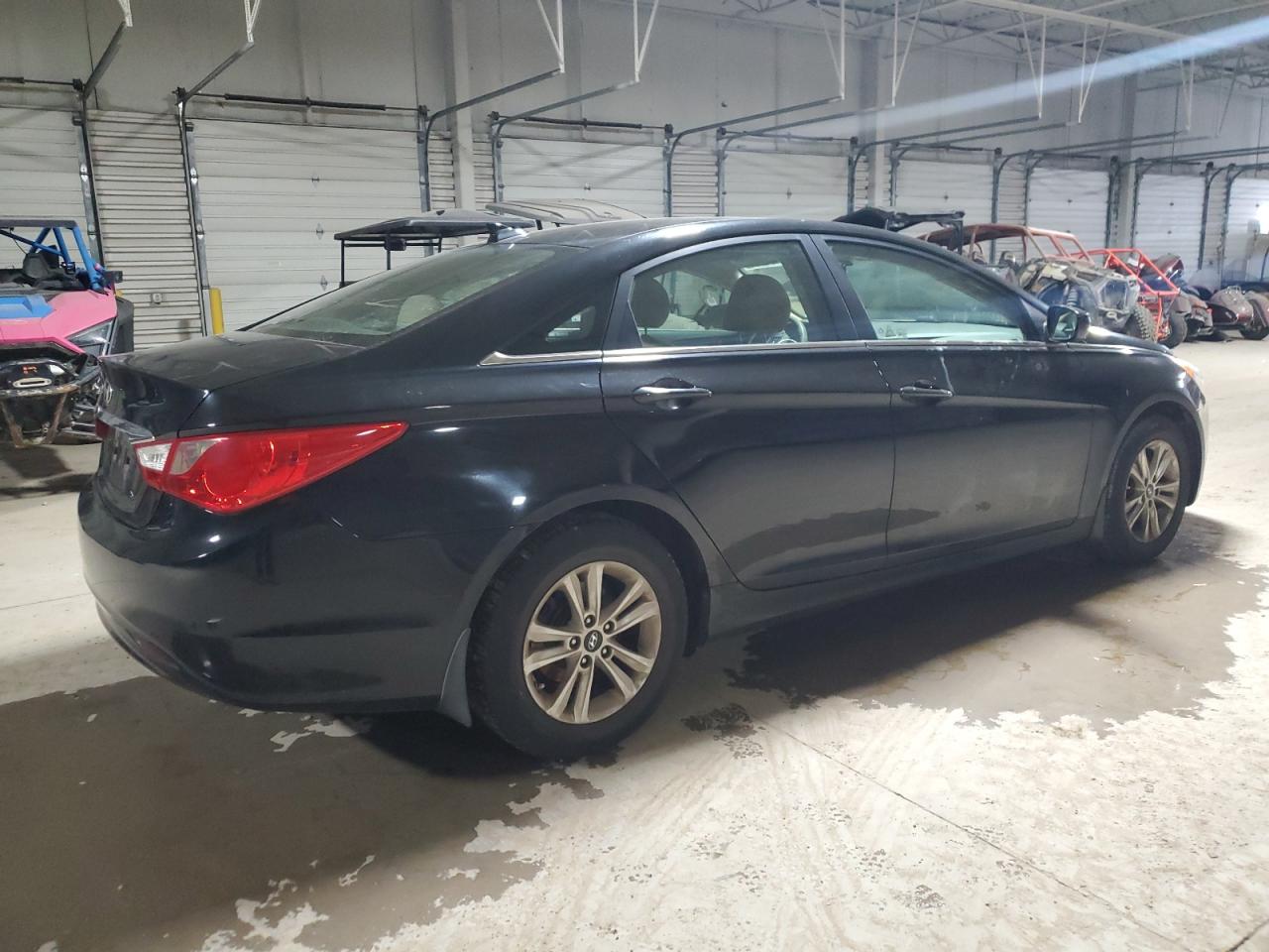 2013 Hyundai Sonata - Image 3