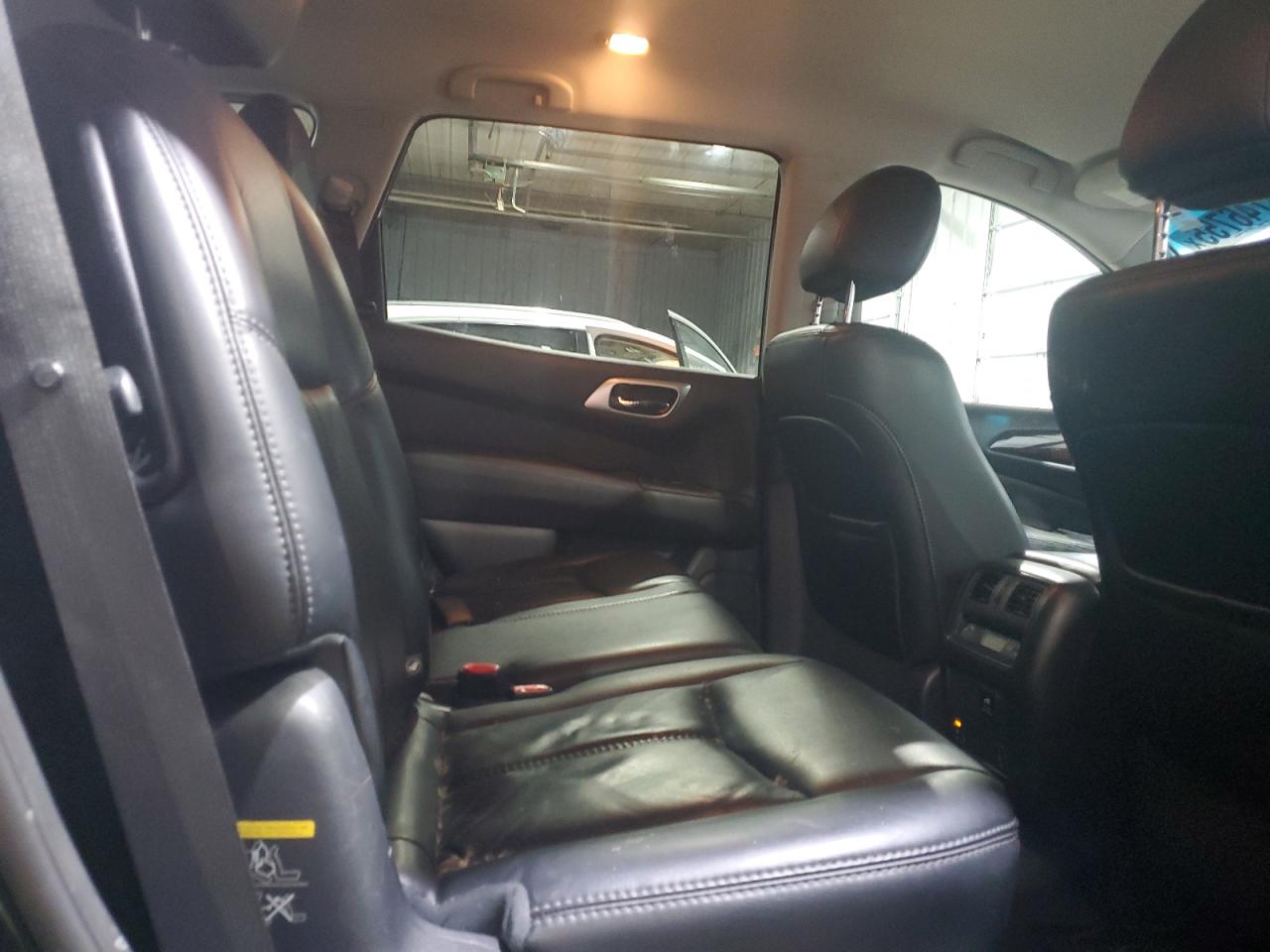 2016 Nissan Pathfinder - Image 11