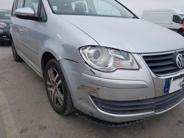 2009 VOLKSWAGEN TOURAN SE