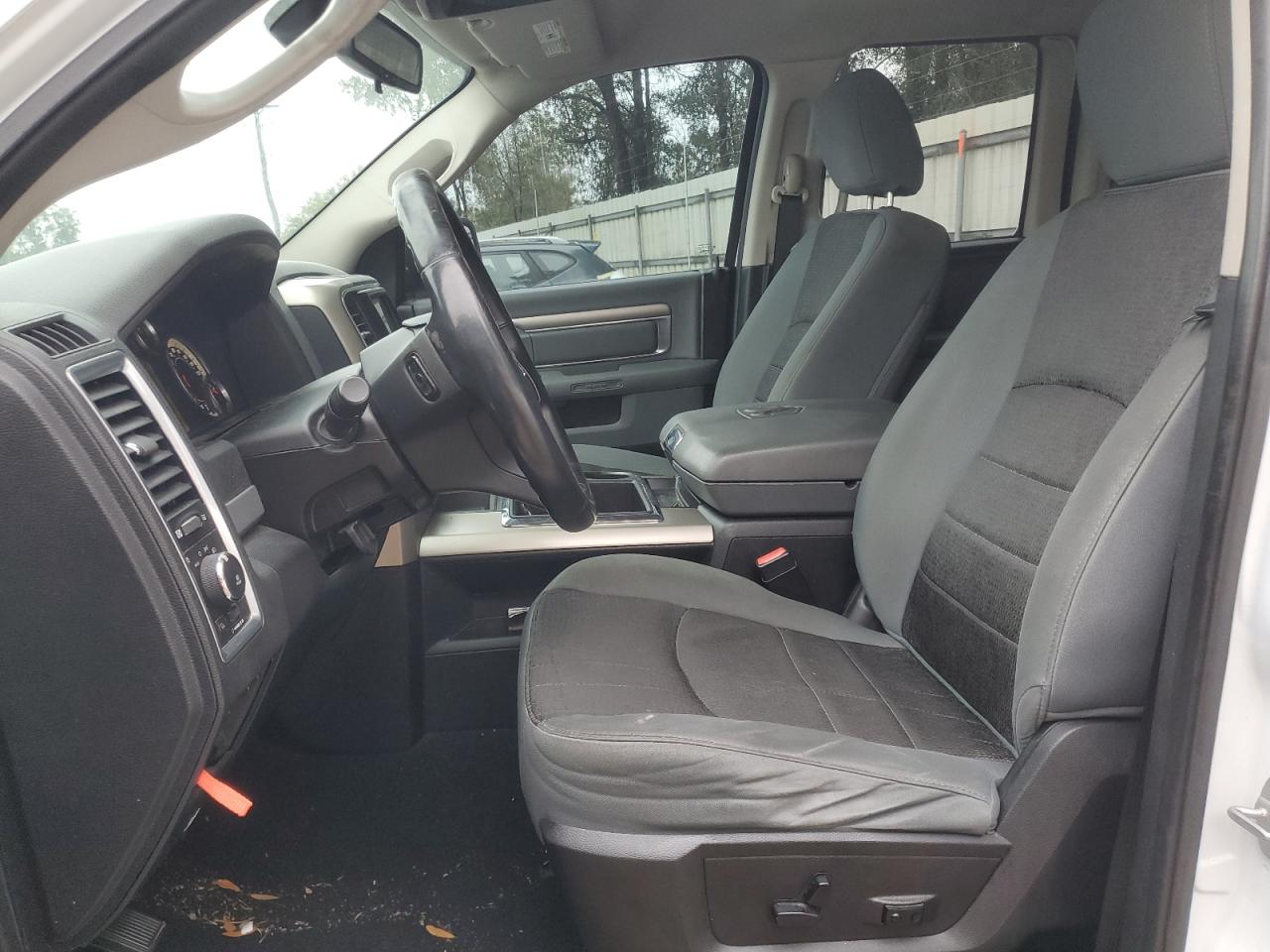 2013 RAM 1500 - Image 7