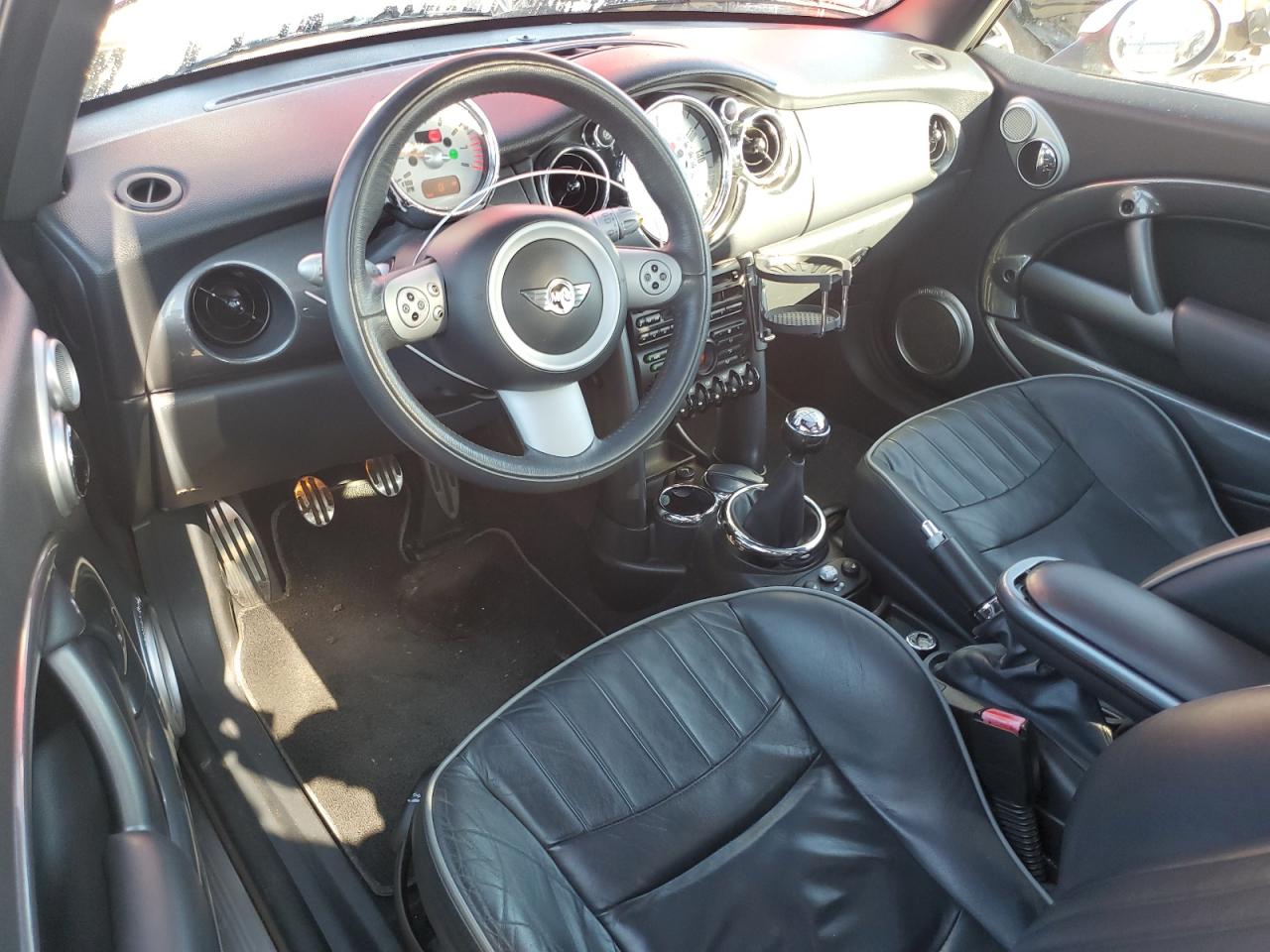 2006 MINI Cooper - Image 8