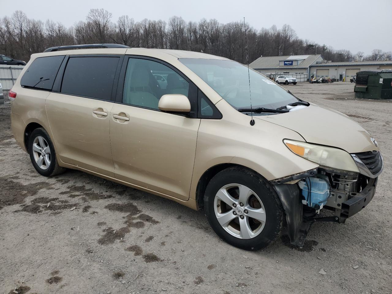 2011 Toyota Sienna - Image 4