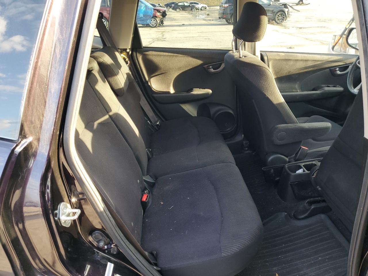 2013 Honda Fit - Image 11