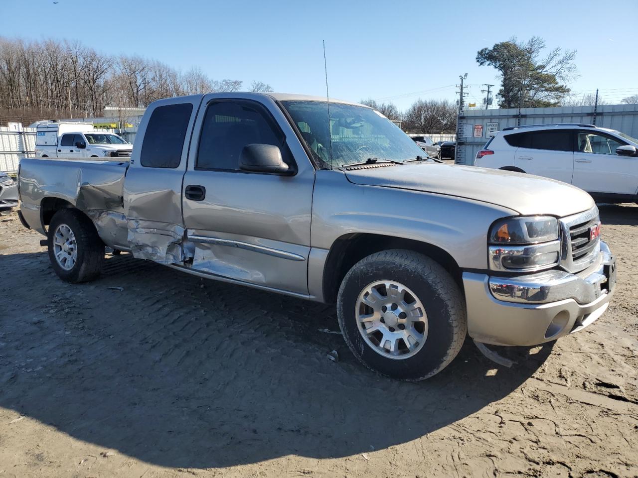 2006 GMC Sierra - Image 4