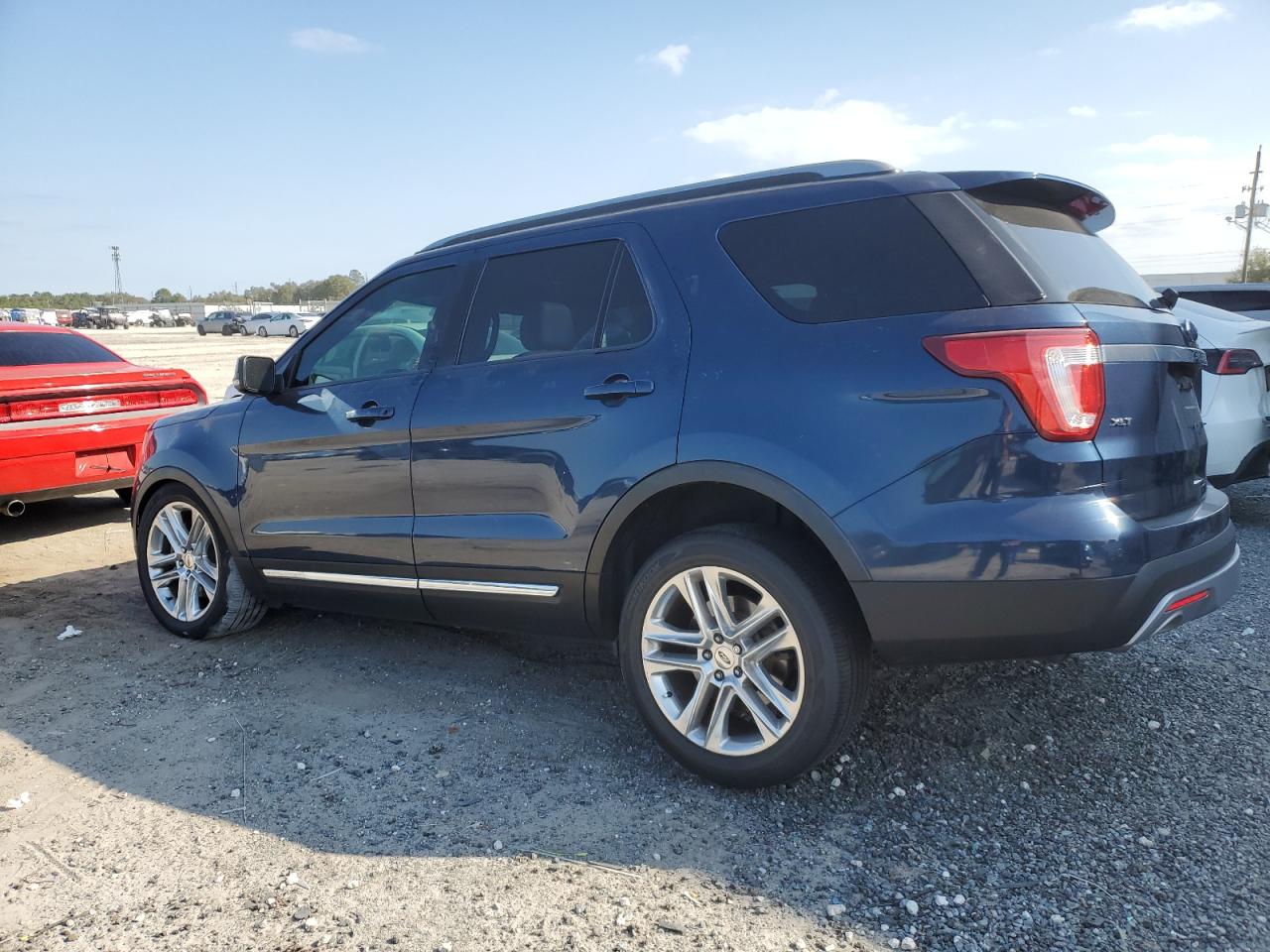 2017 Ford Explorer - Image 2