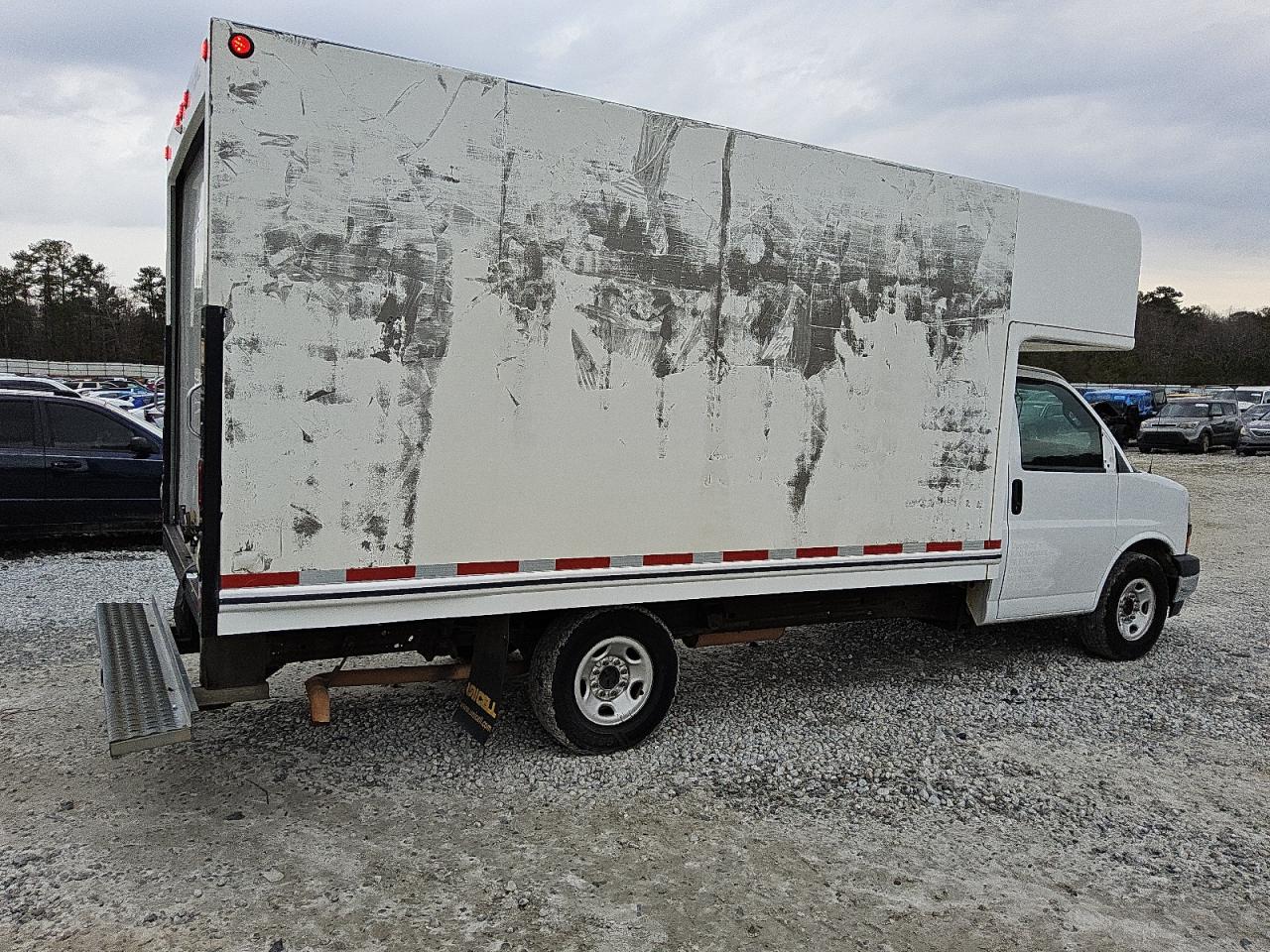 2018 Chevrolet Express - Image 3