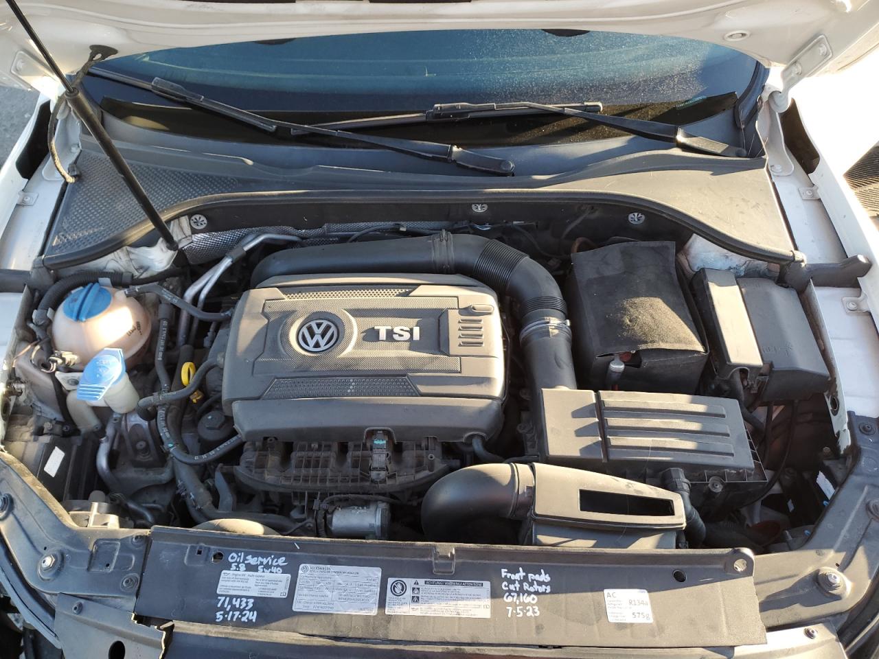 2014 Volkswagen Passat - Image 11