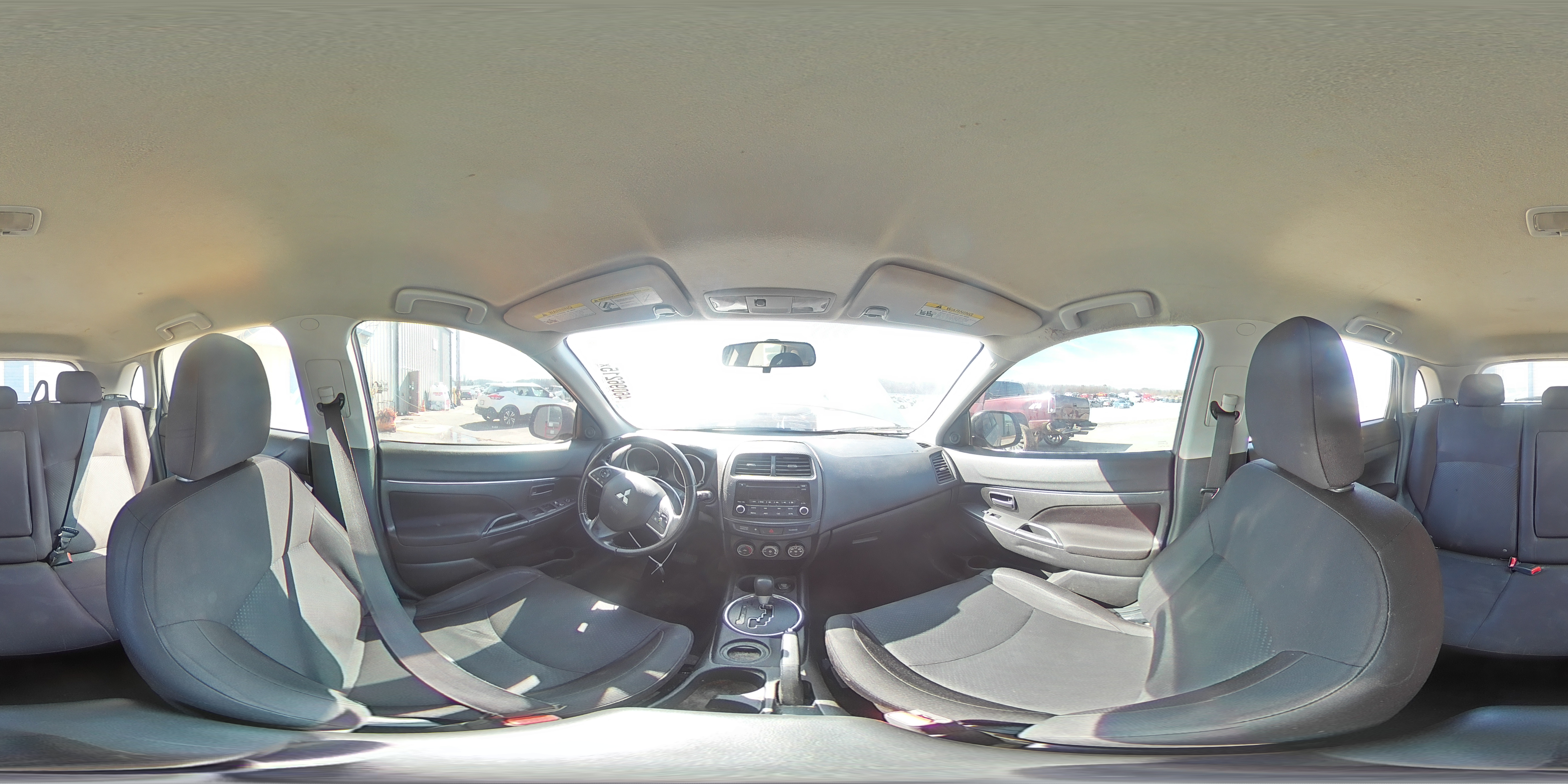 2015 Mitsubishi Outlander - Image 15