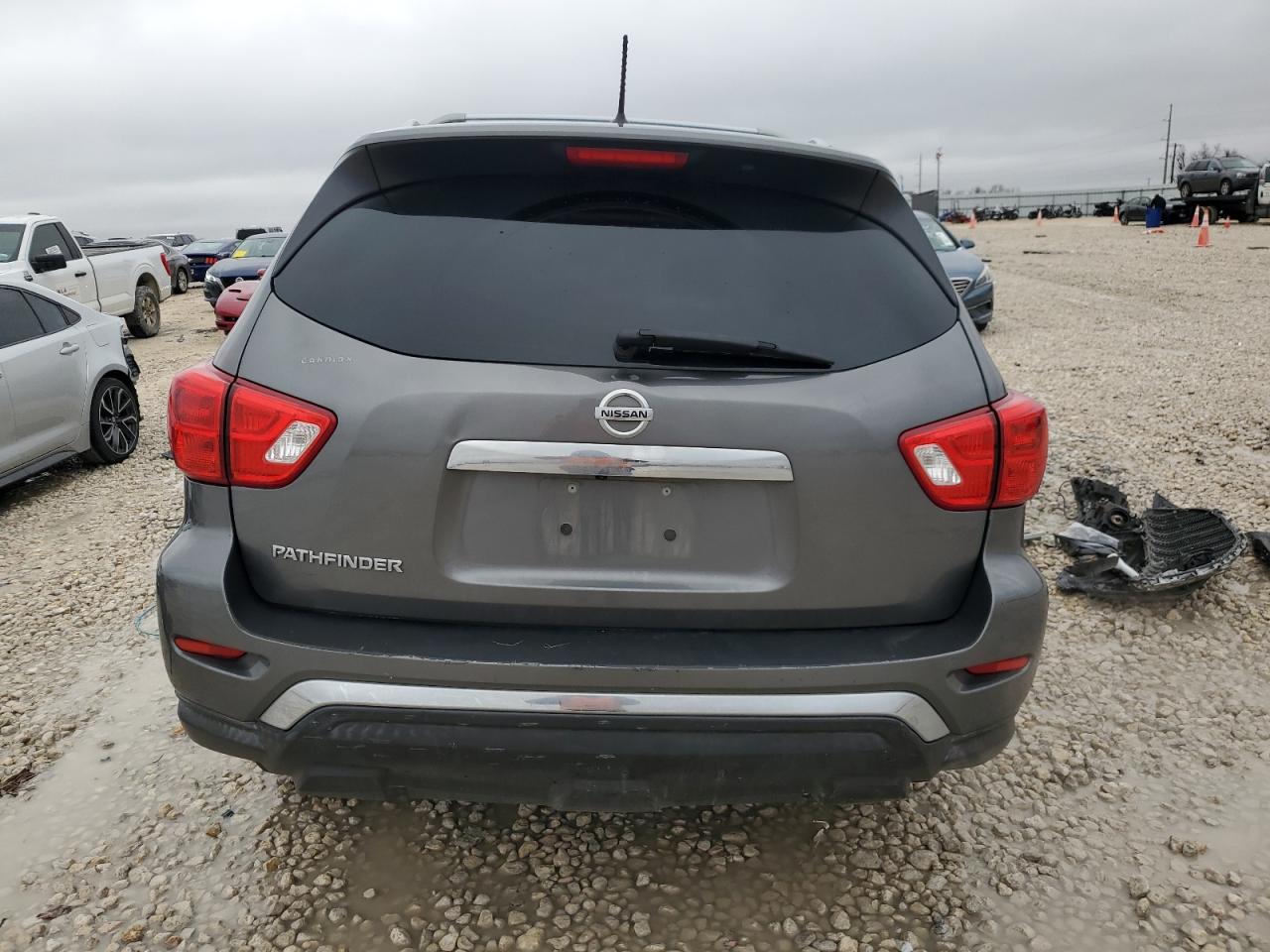 2018 Nissan Pathfinder - Image 6