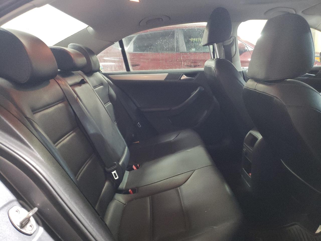 2016 Volkswagen Jetta - Image 10
