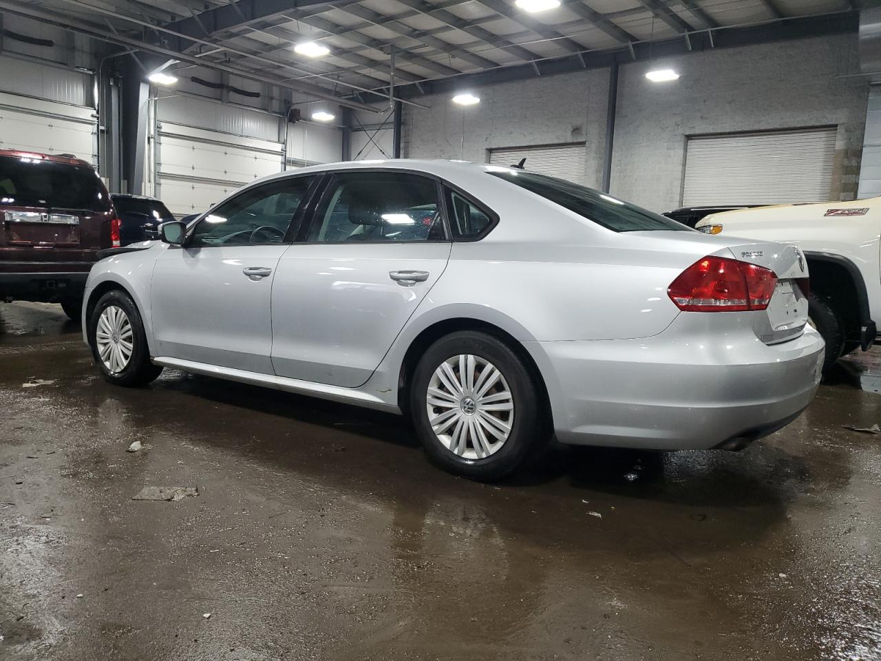2014 Volkswagen Passat - Image 2