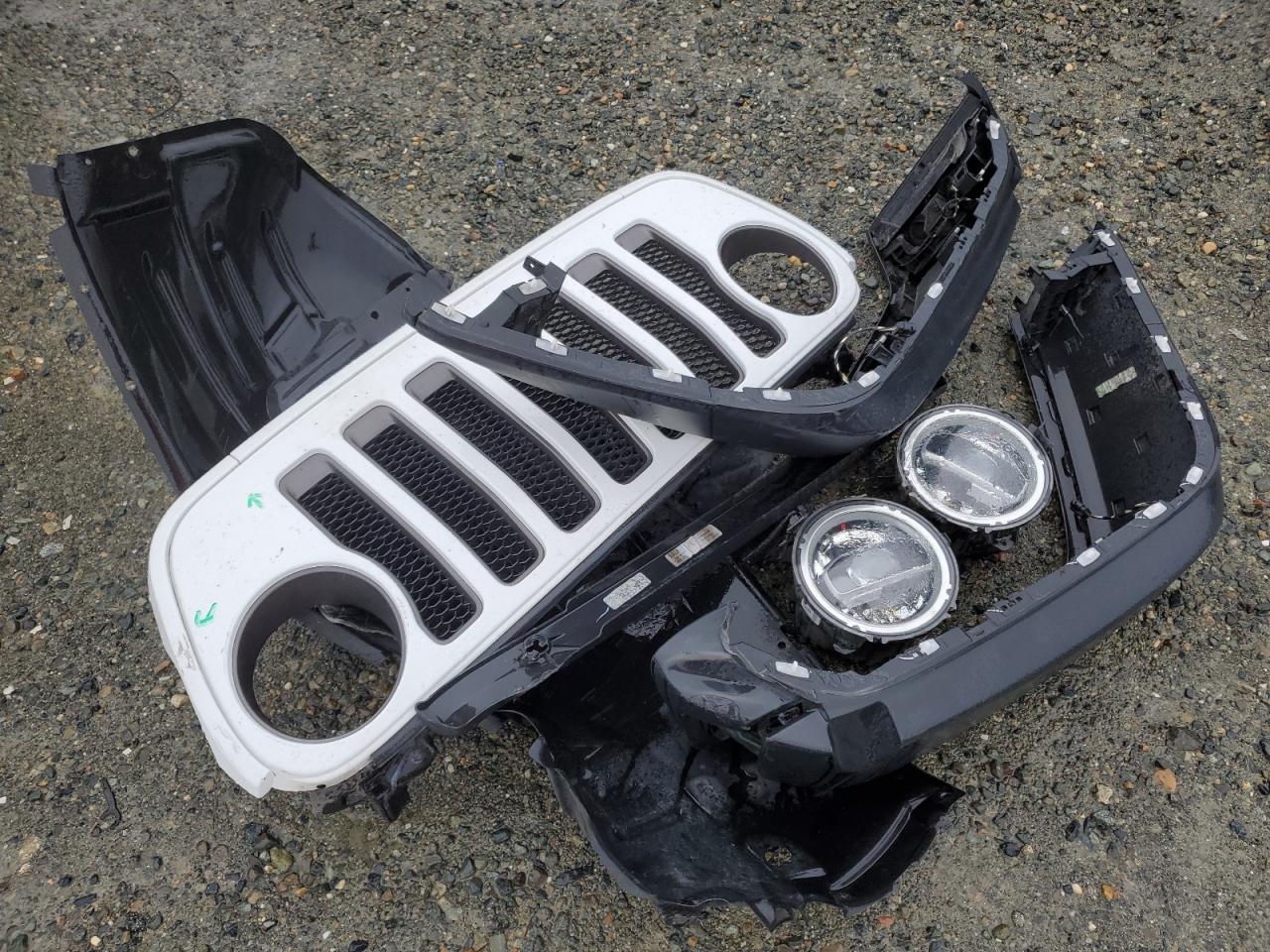2018 Jeep Wrangler - Image 12