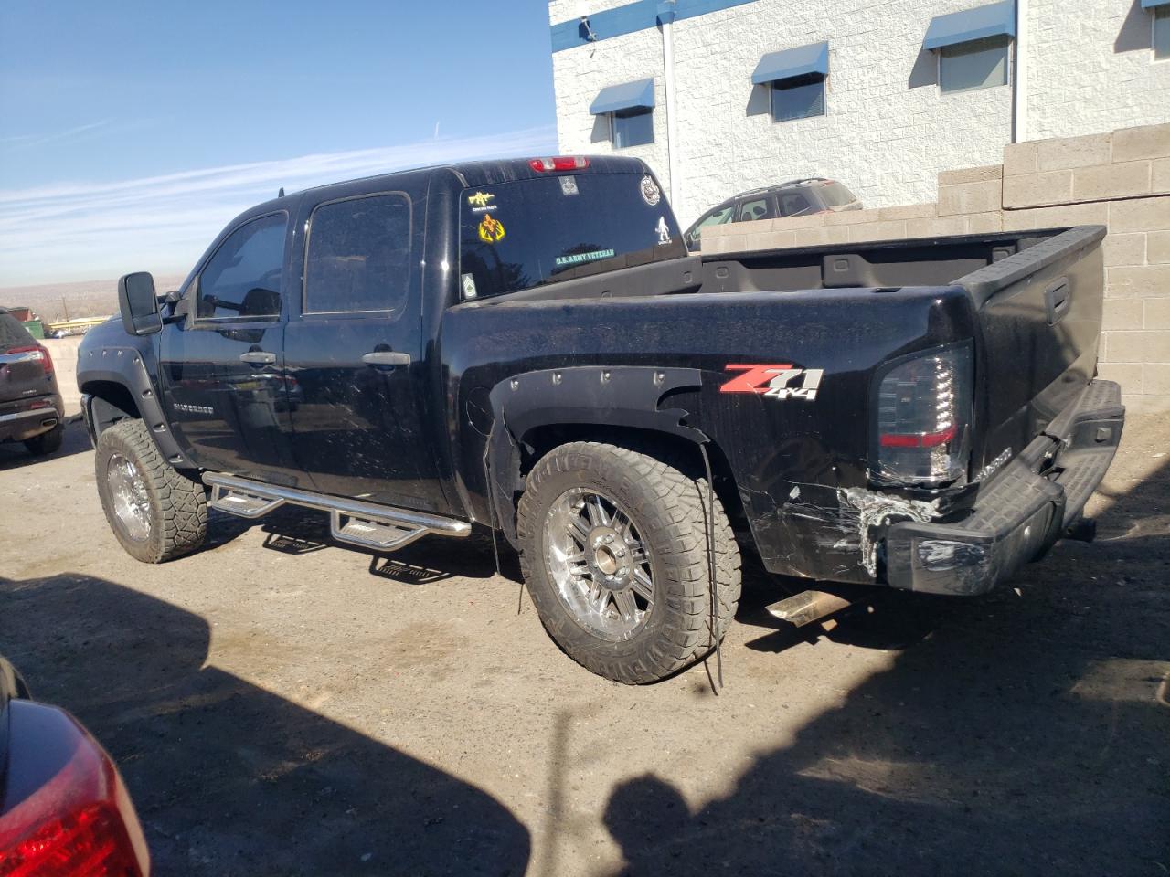2011 Chevrolet Silverado - Image 2