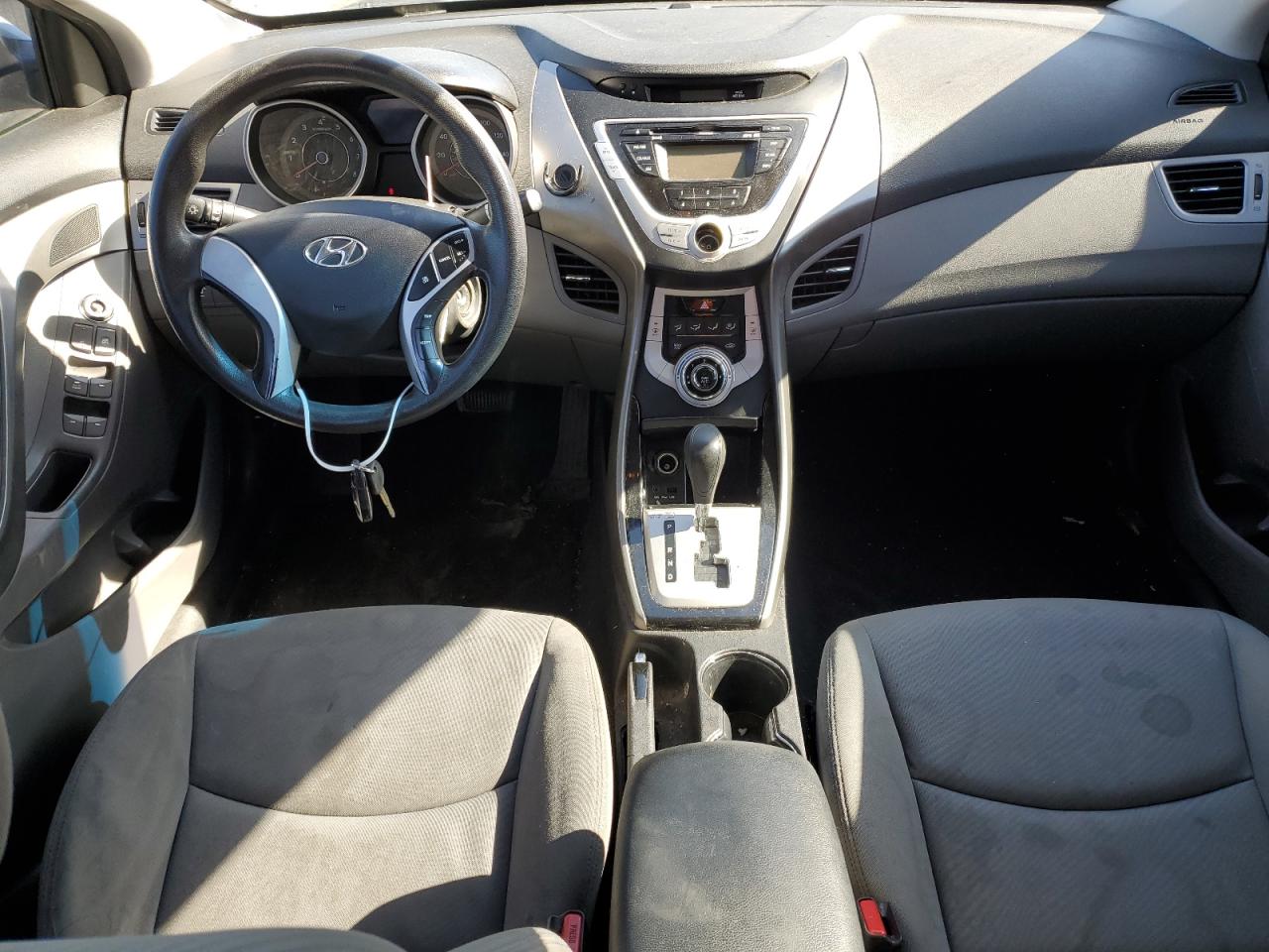2012 Hyundai Elantra - Image 9