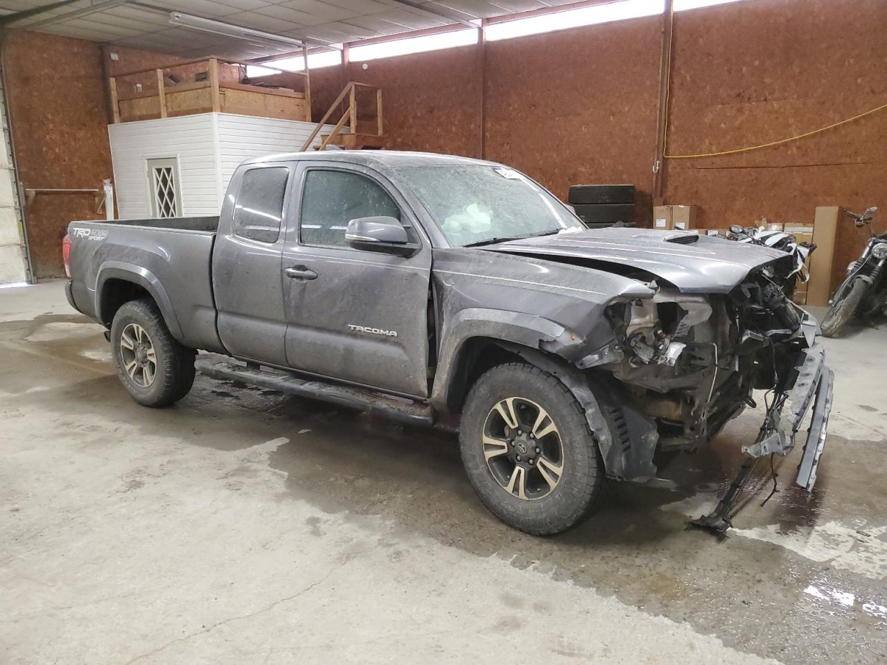 2016 Toyota Tacoma - Image 4