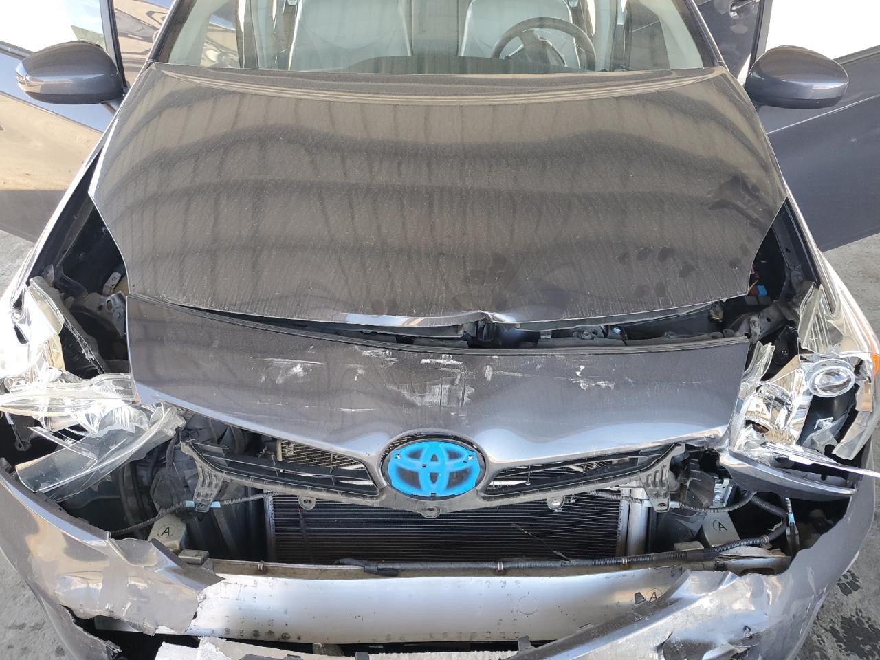 2015 Toyota Prius - Image 11