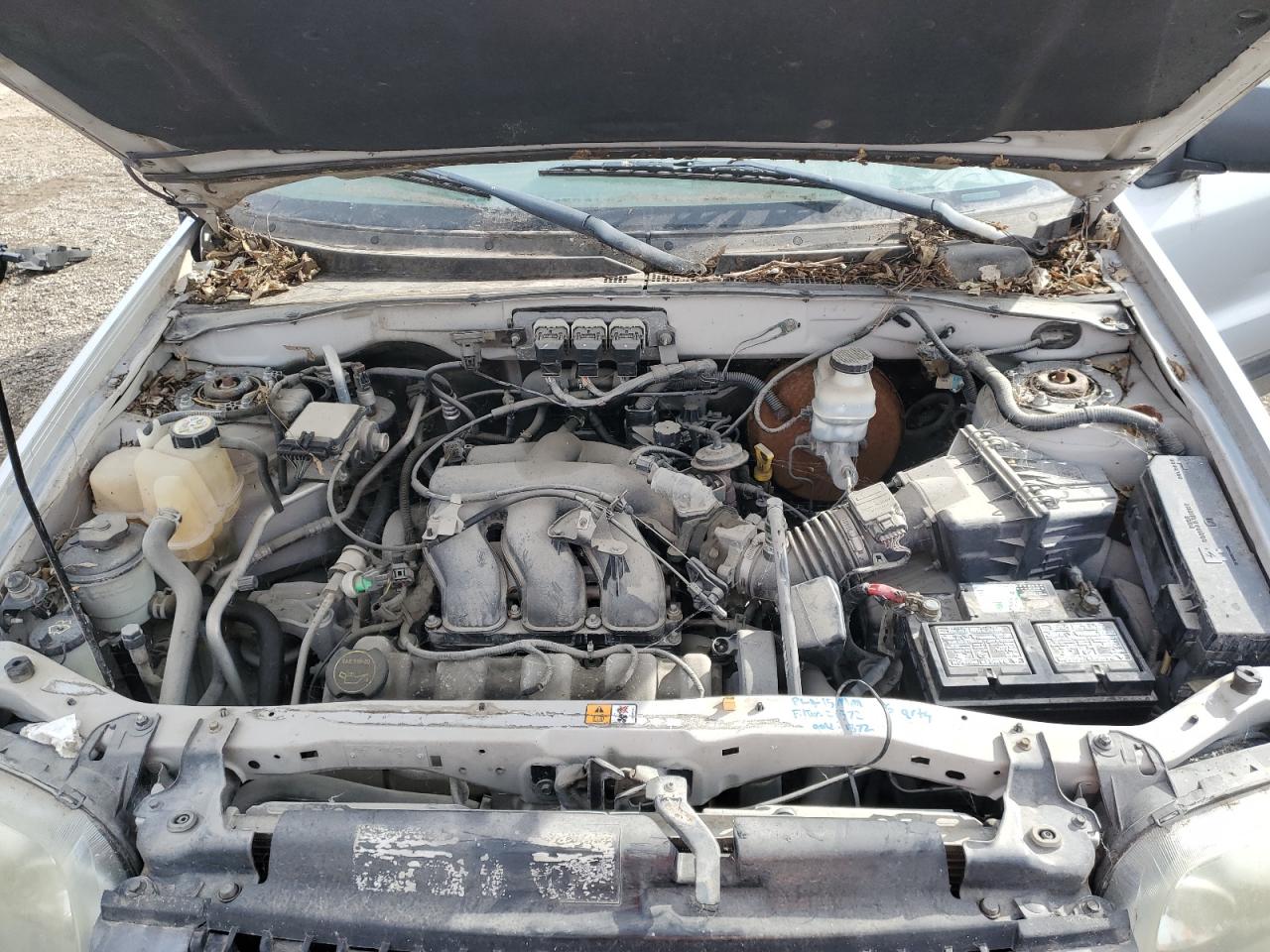 2005 Ford Escape - Image 12