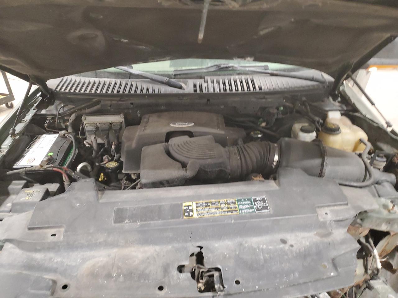2004 Ford Expedition - Image 13