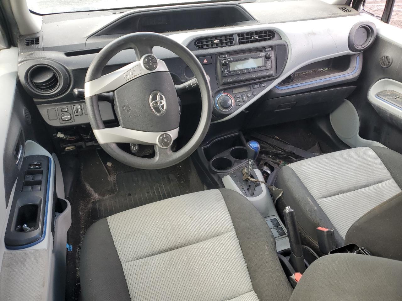 2012 Toyota Prius - Image 8