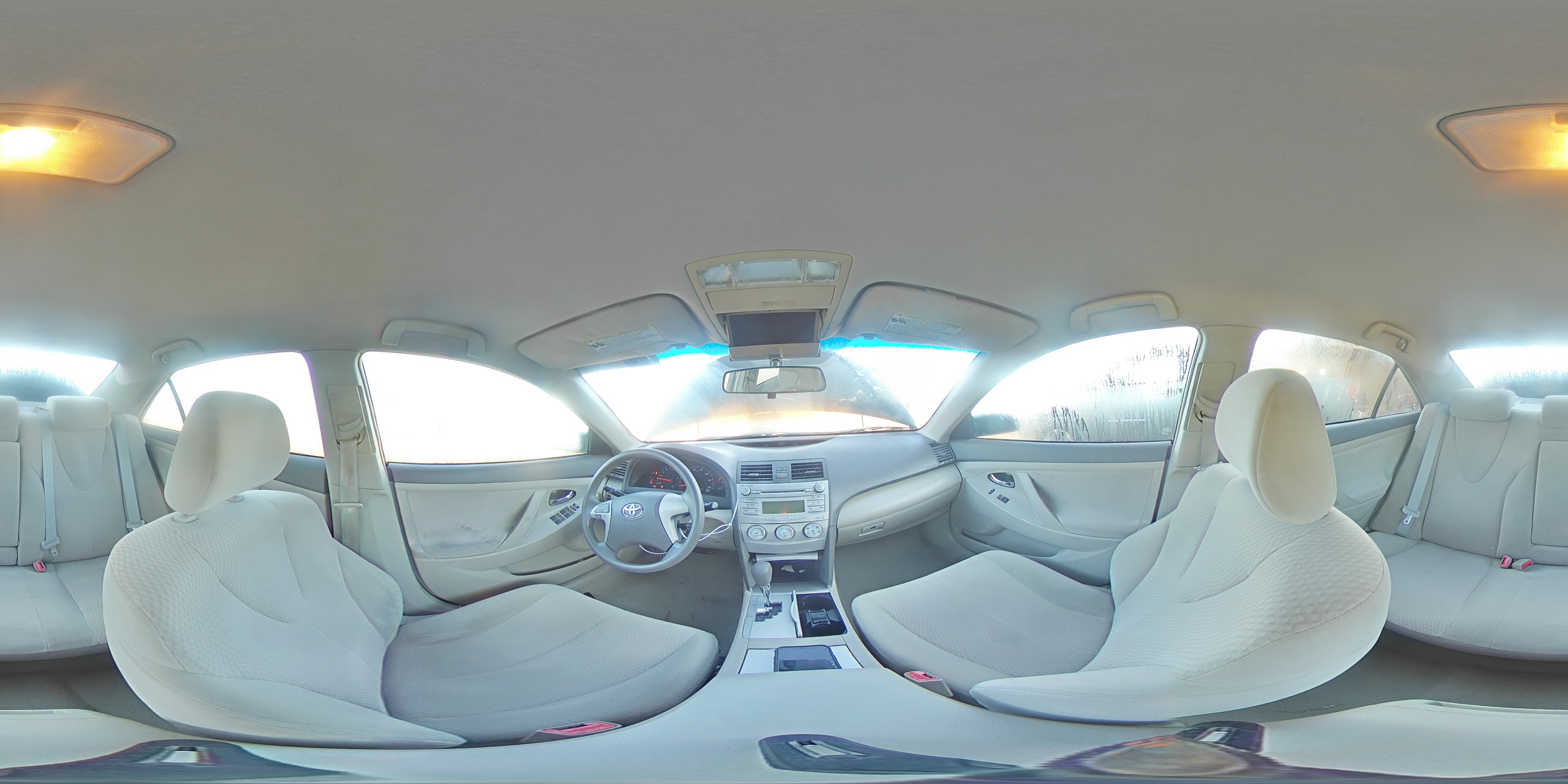 2010 Toyota Camry - Image 13