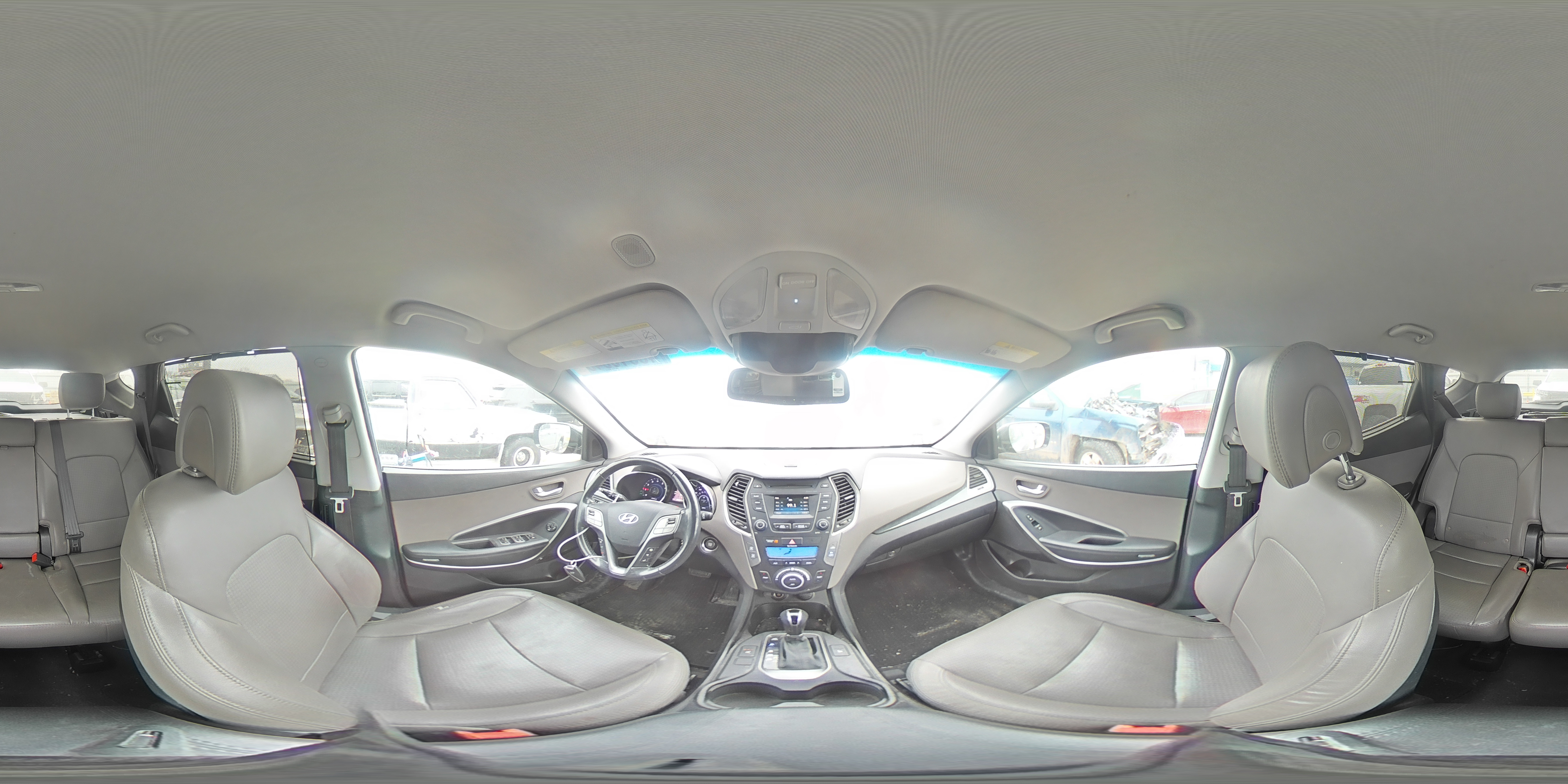 2016 Hyundai Santa Fe - Image 13