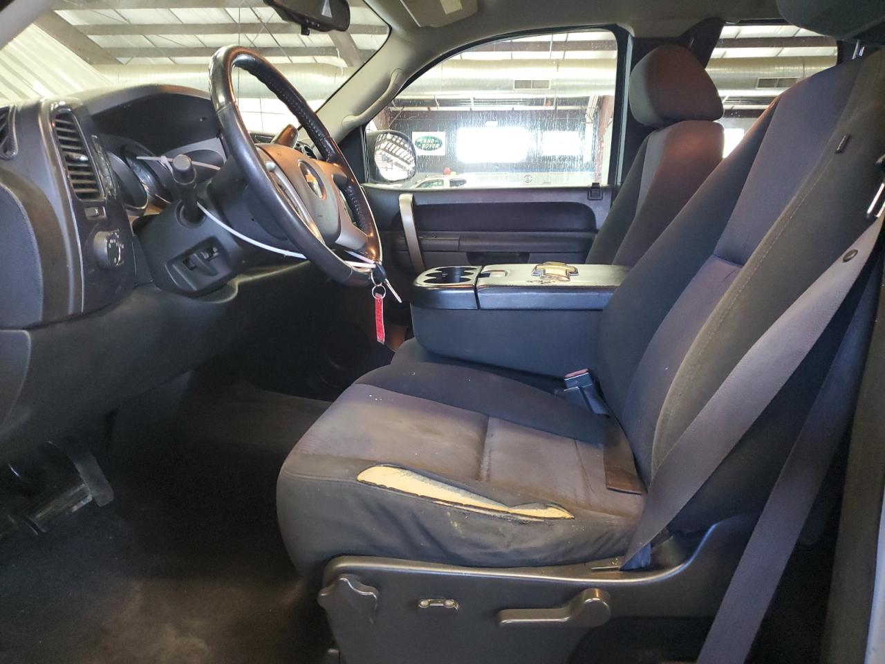 2011 Chevrolet Silverado - Image 7