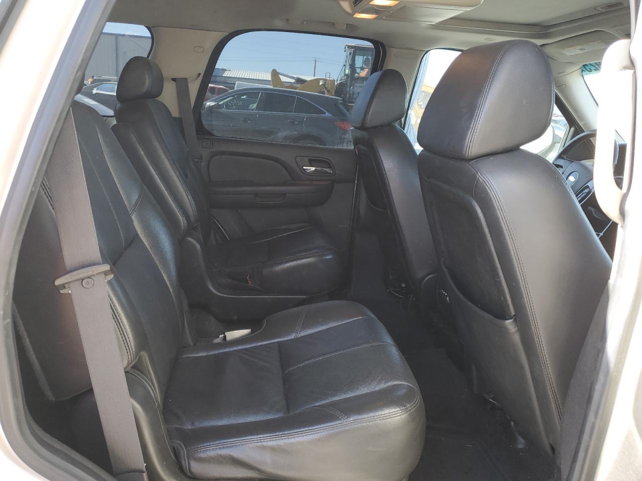 2008 Chevrolet Tahoe - Image 11