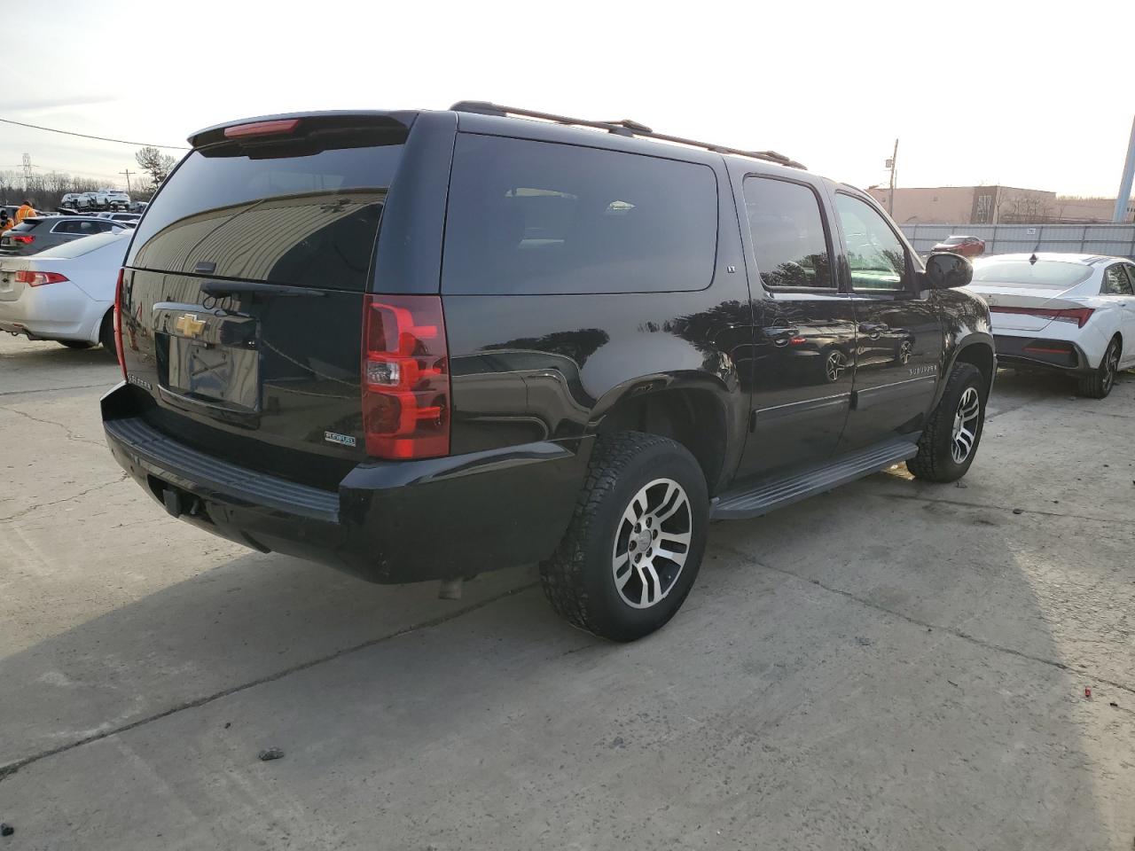 2012 Chevrolet Suburban - Image 3
