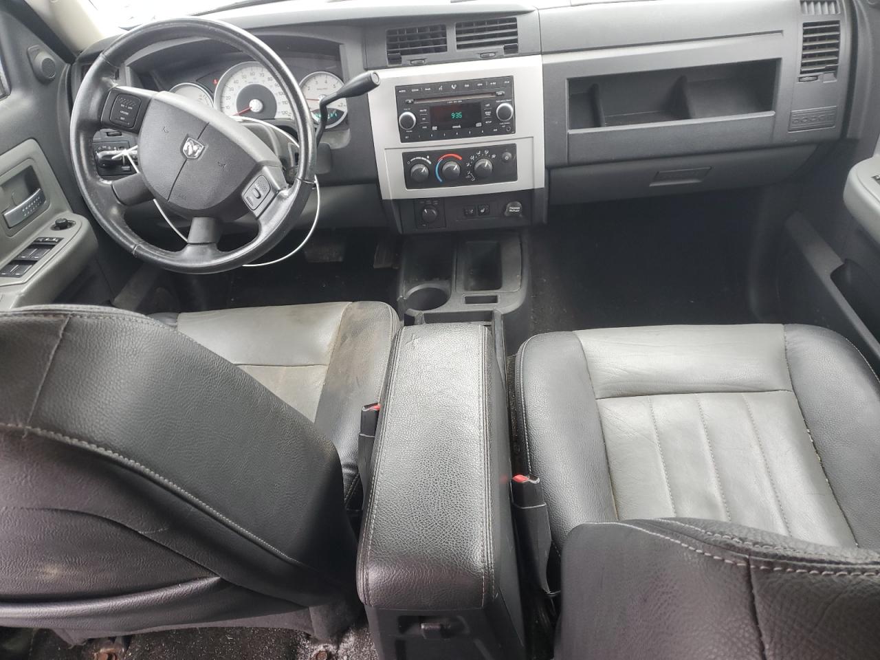 2008 Dodge Dakota - Image 8