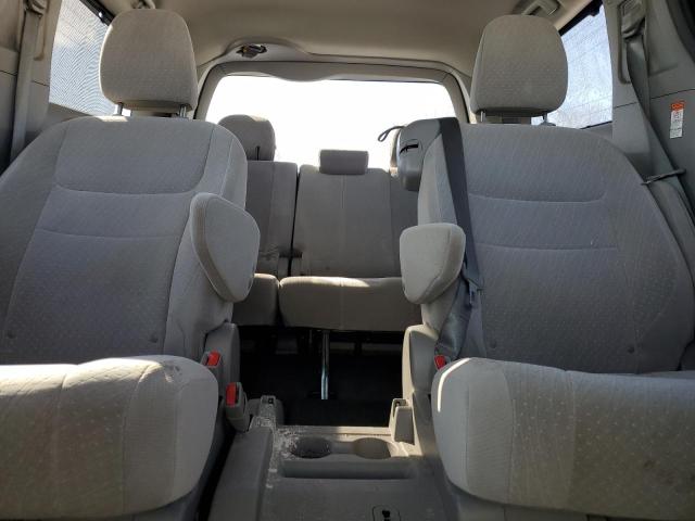 2017 TOYOTA SIENNA LE