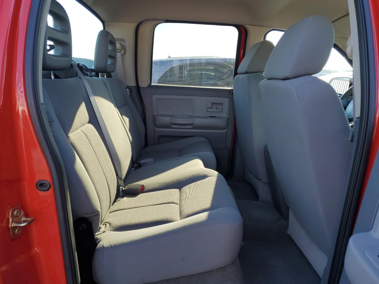 2005 Dodge Dakota - Image 10