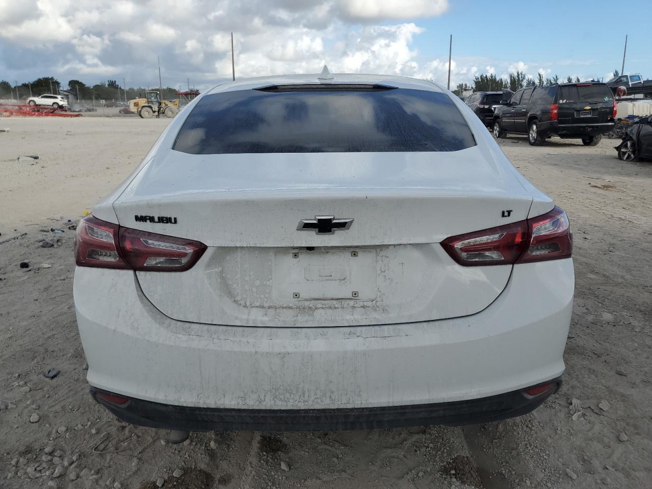 2022 Chevrolet Malibu - Image 6