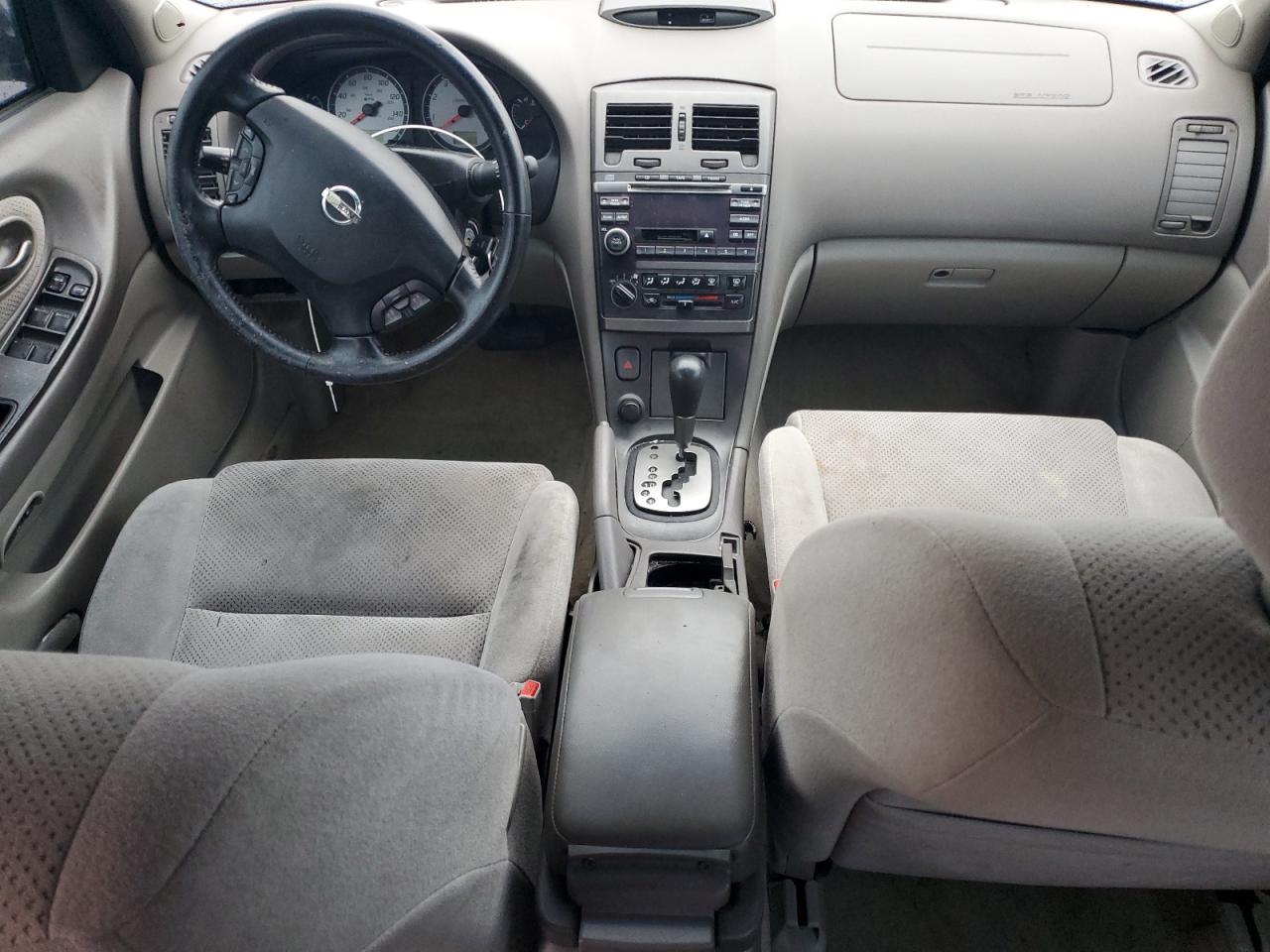 2002 Nissan Maxima - Image 8