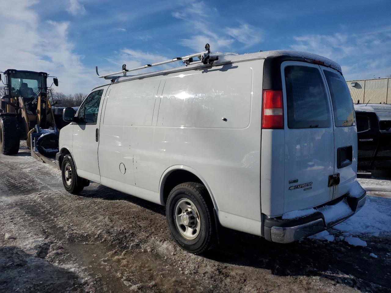 2011 Chevrolet Express - Image 2