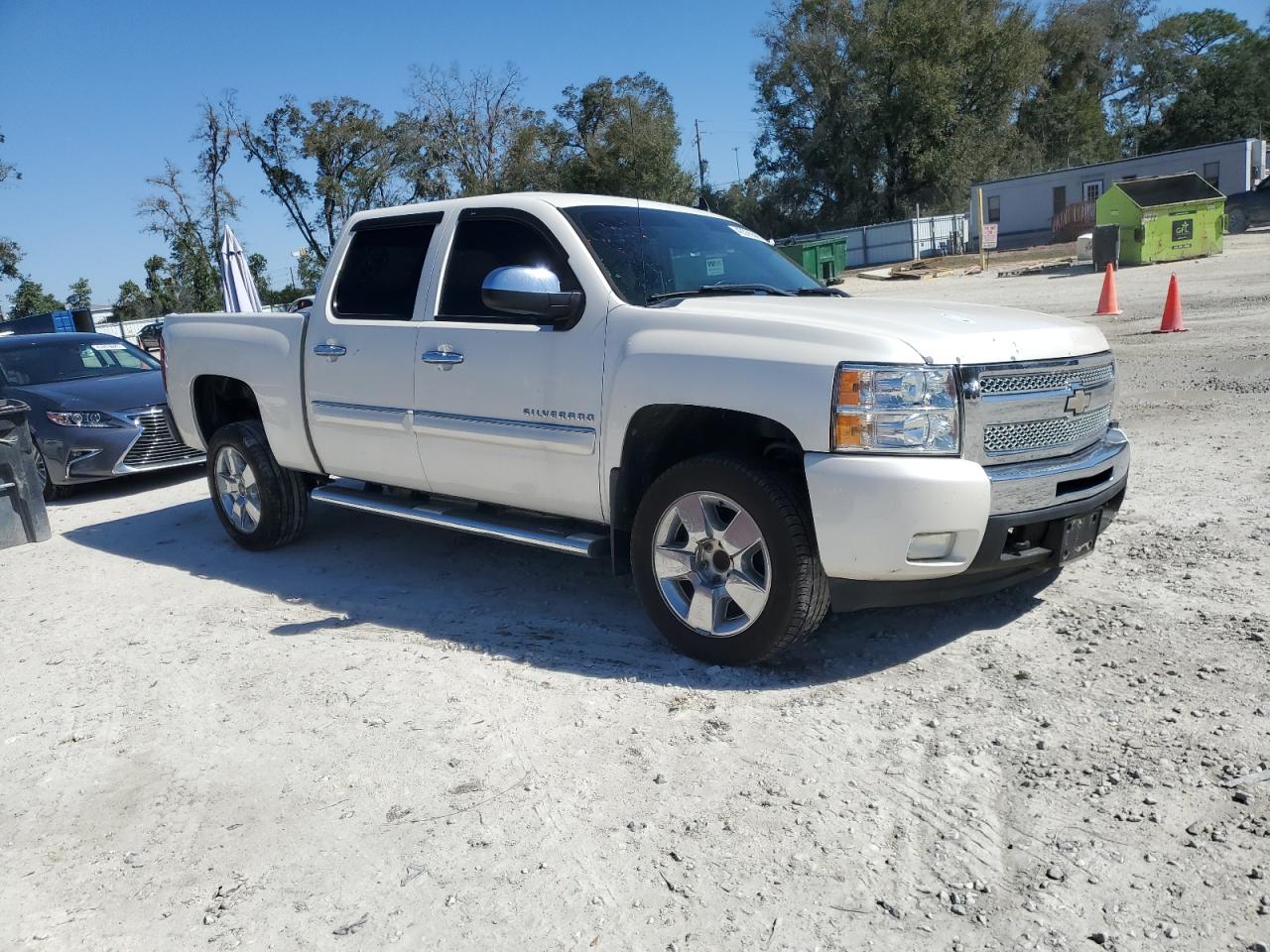 2011 Chevrolet Silverado - Image 4