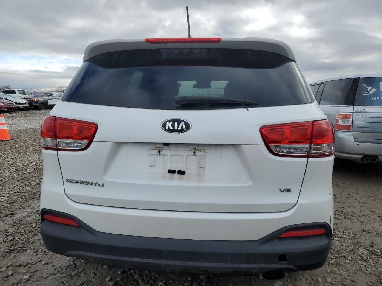 2016 Kia Sorento - Image 6