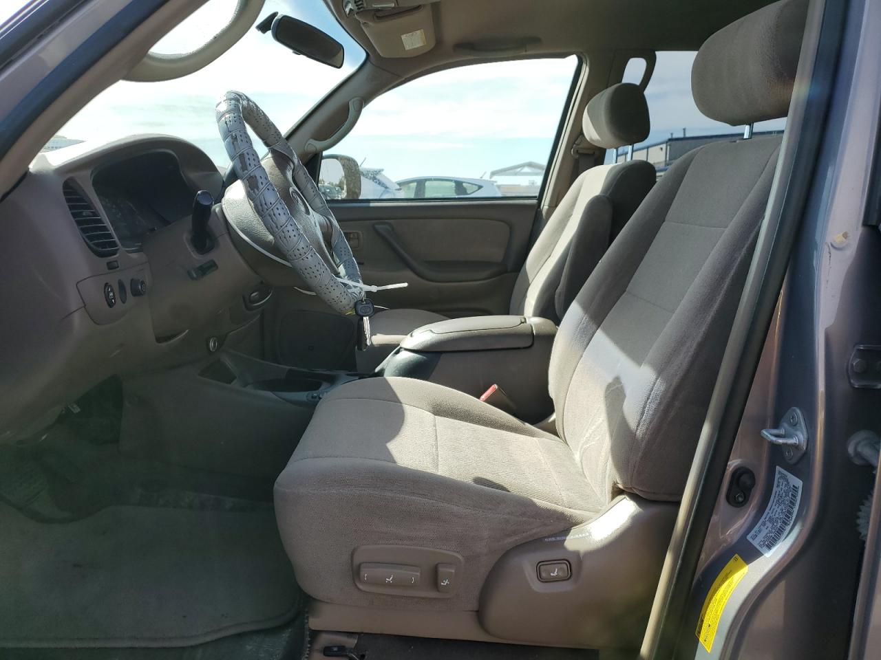 2001 Toyota Sequoia - Image 7