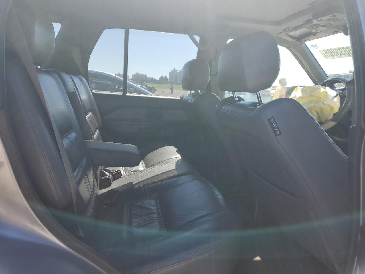 2000 Nissan Pathfinder - Image 11