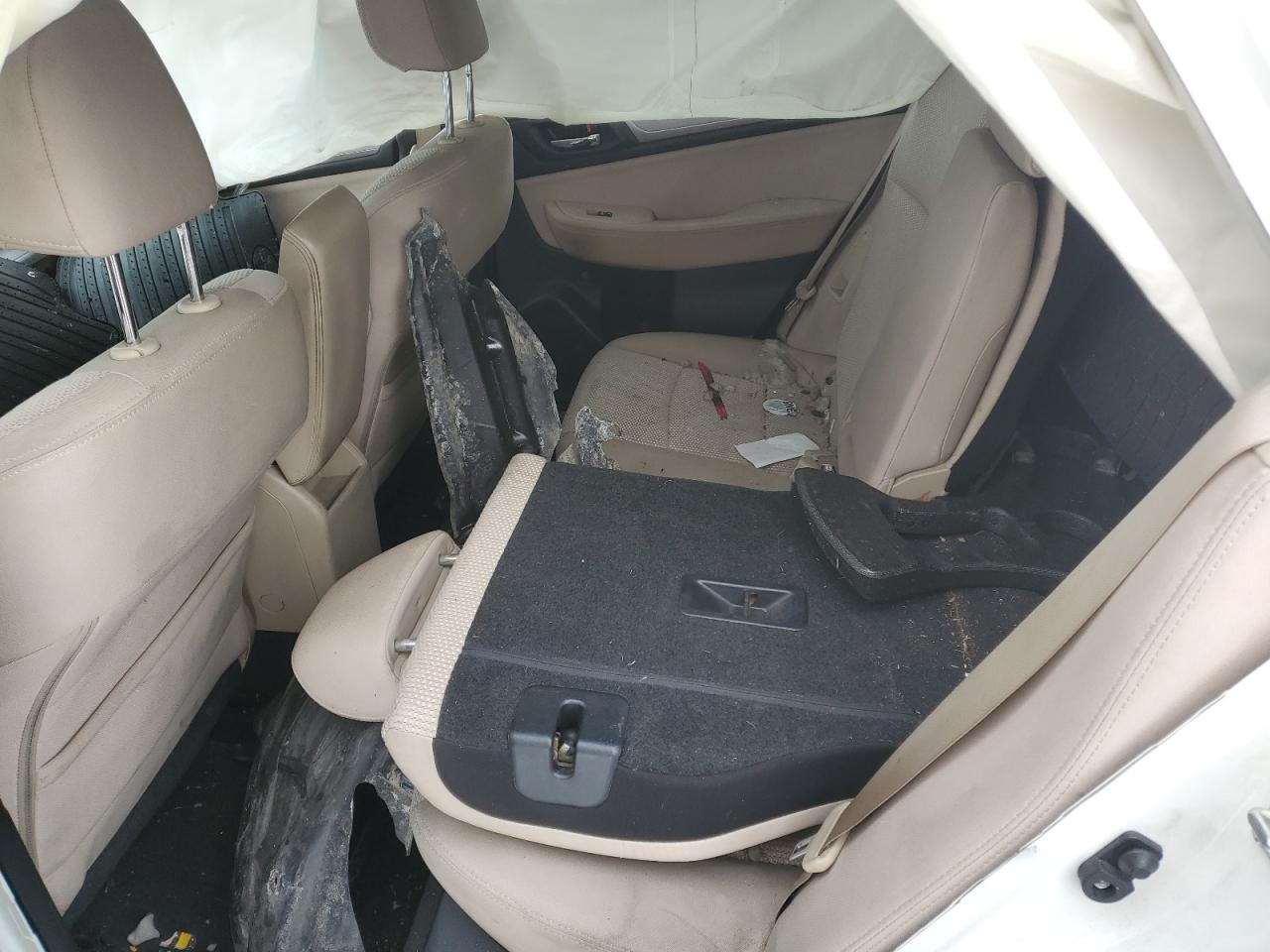 2015 Subaru Outback - Image 10