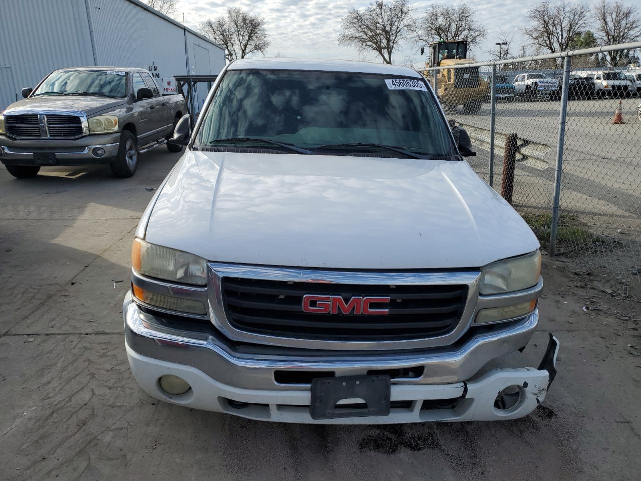 2005 GMC Sierra - Image 5