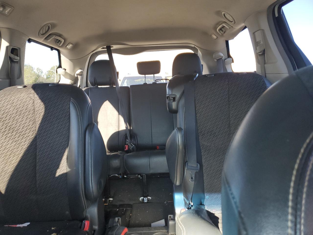 2012 Toyota Sienna - Image 10
