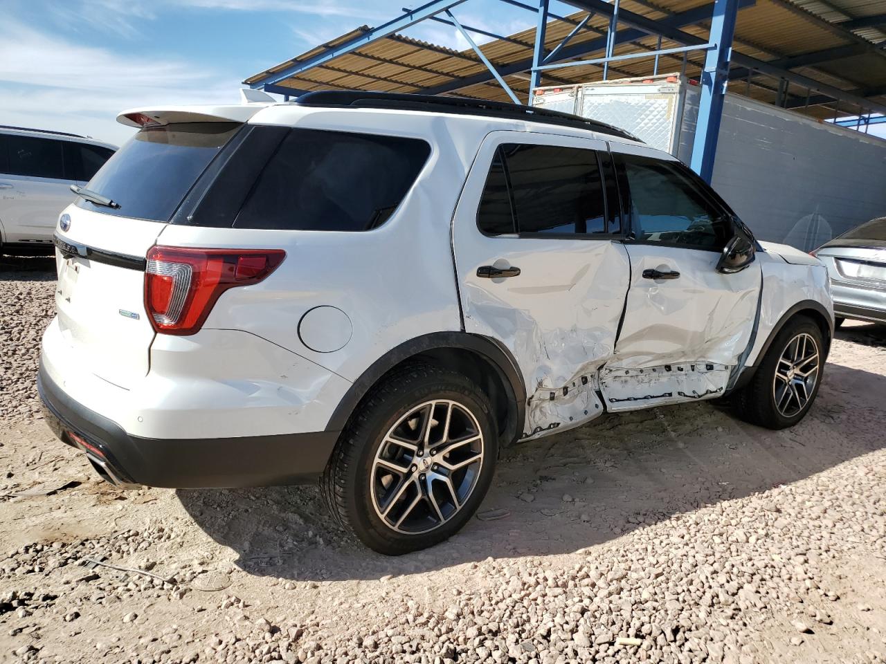 2016 Ford Explorer - Image 3