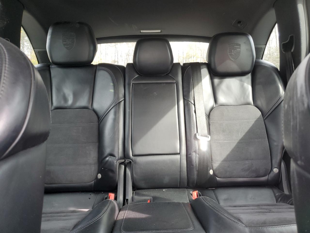 2017 Porsche Cayenne - Image 10