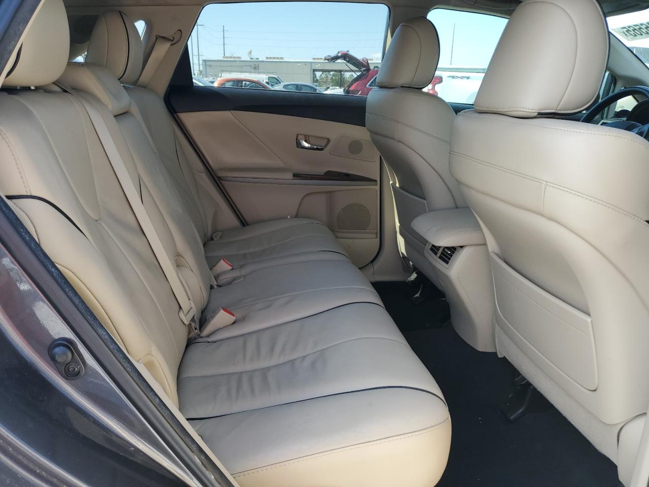 2011 Toyota Venza - Image 11