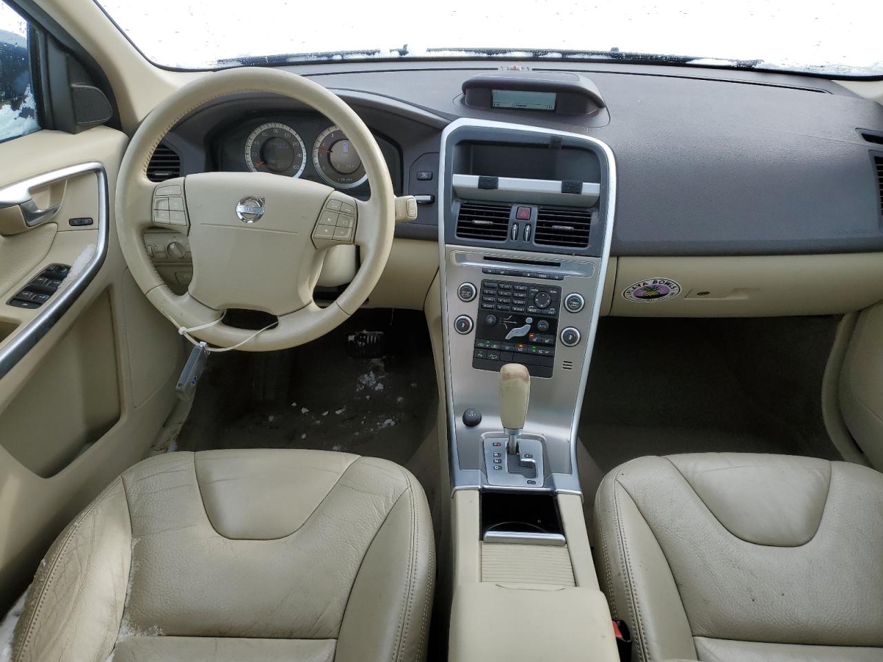 2010 Volvo XC60 - Image 8