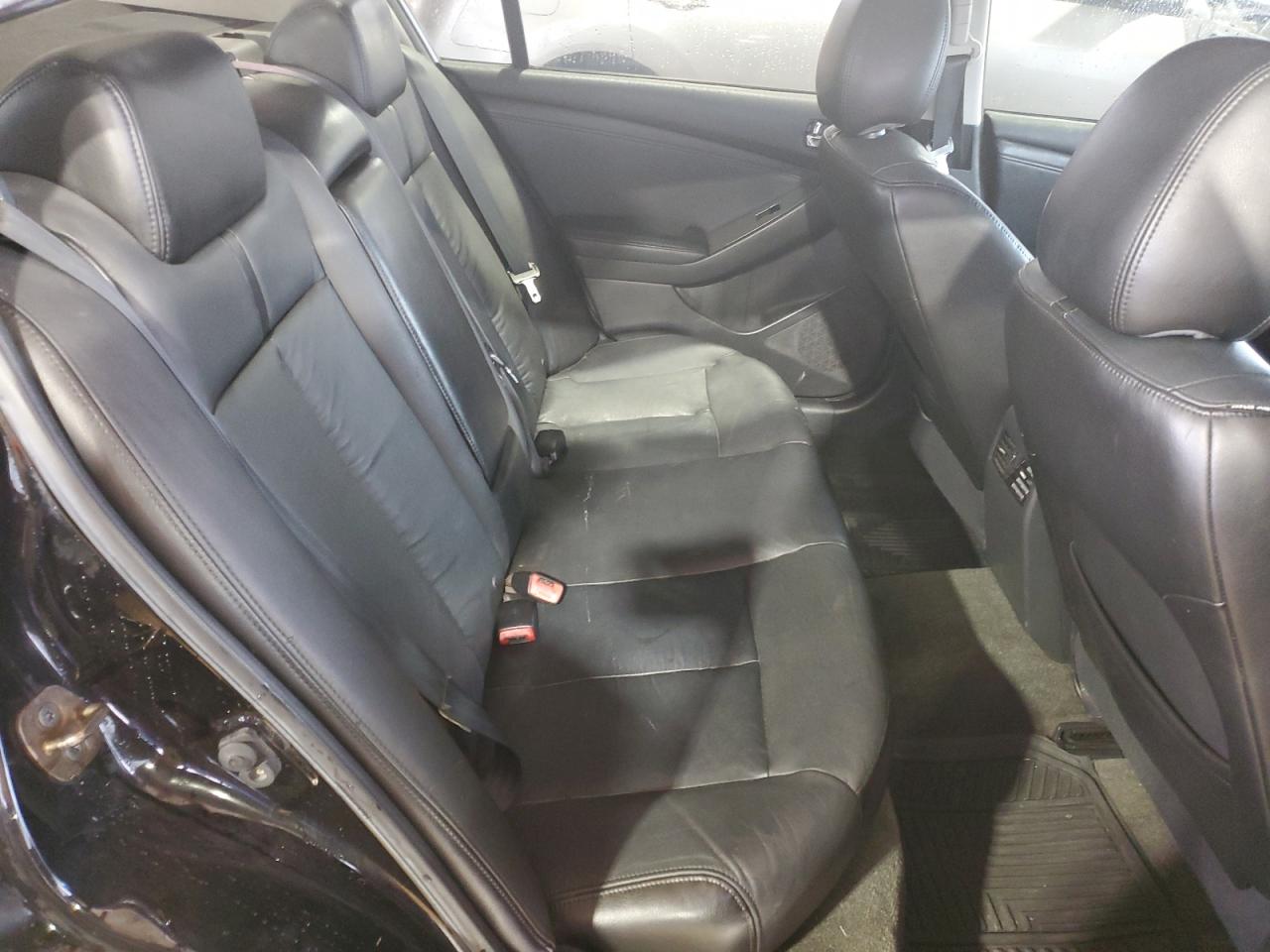 2010 Nissan Altima - Image 10