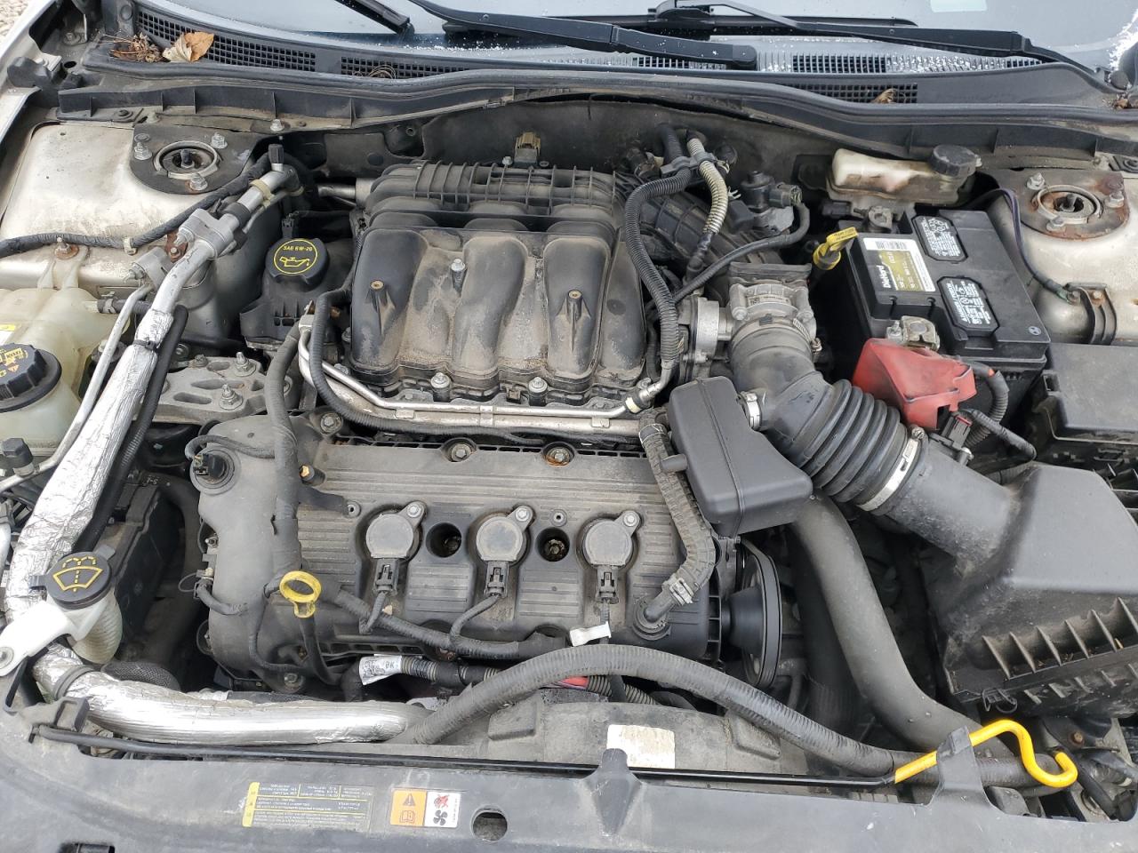 2010 Ford Fusion - Image 12