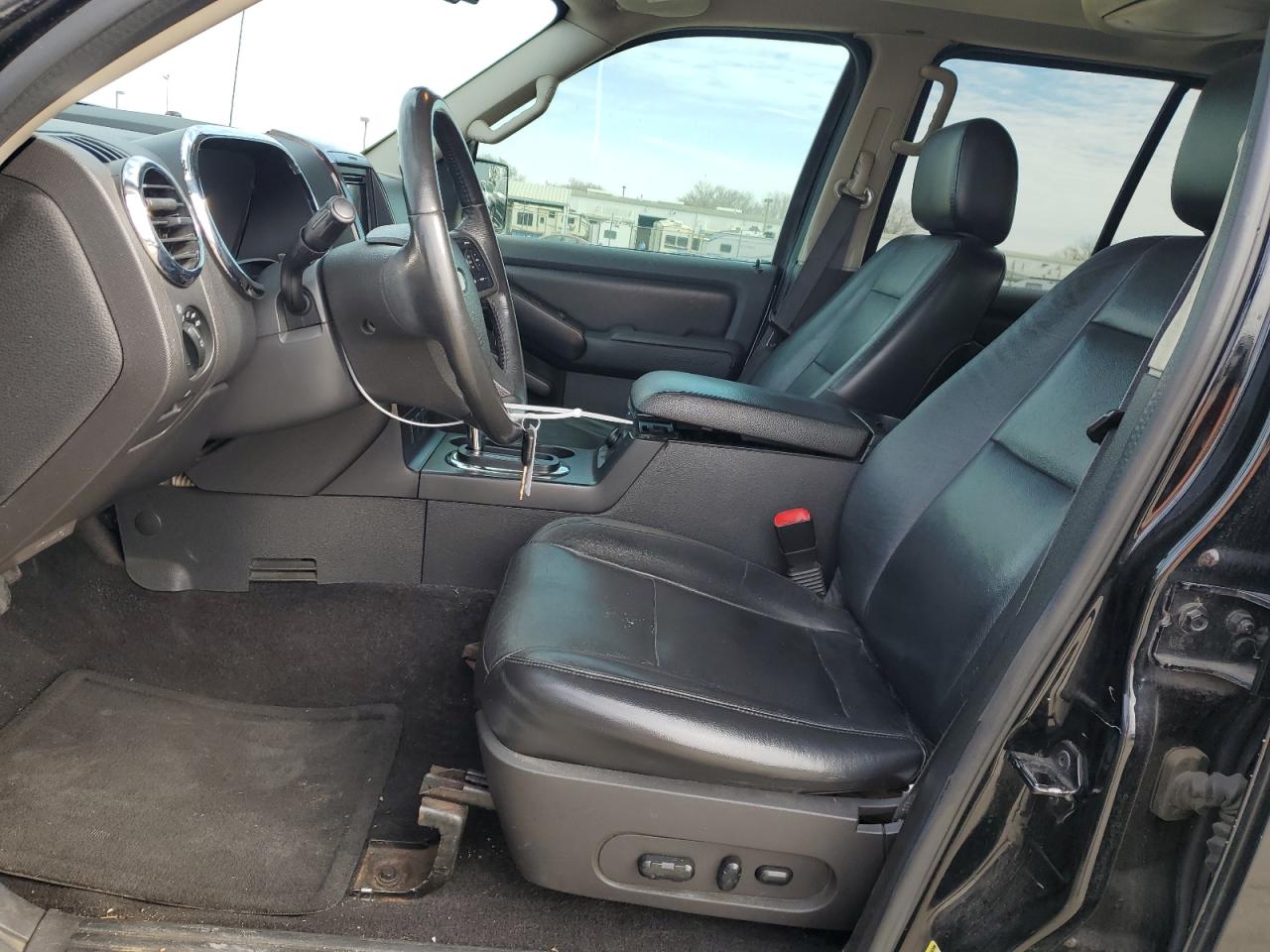 2007 Ford Explorer - Image 7